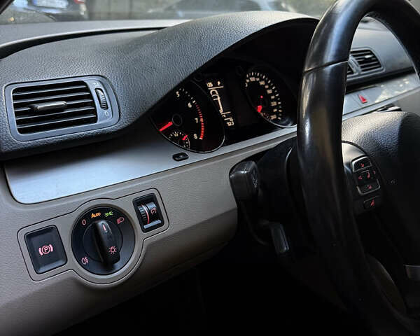 Чорний Фольксваген Пассат, об'ємом двигуна 1.39 л та пробігом 291 тис. км за 6500 $, фото 3 на Automoto.ua