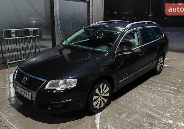 Черный Фольксваген Пассат, объемом двигателя 1.6 л и пробегом 221 тыс. км за 8000 $, фото 8 на Automoto.ua