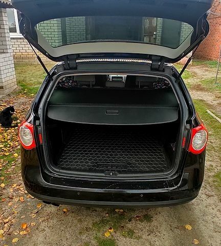 Черный Фольксваген Пассат, объемом двигателя 2 л и пробегом 280 тыс. км за 6700 $, фото 10 на Automoto.ua