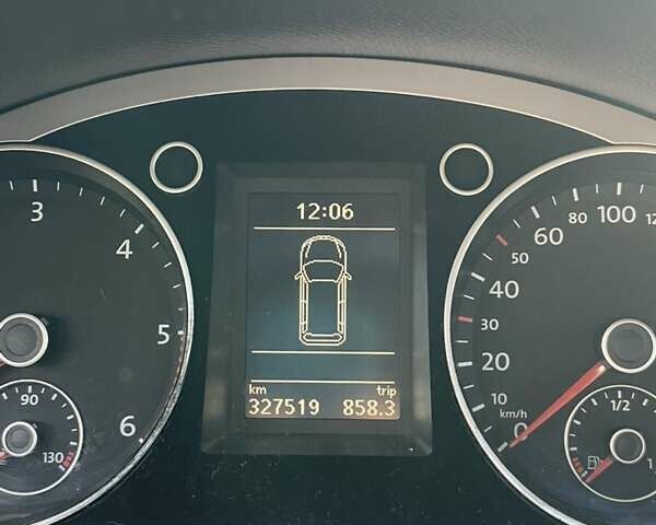 Черный Фольксваген Пассат, объемом двигателя 1.97 л и пробегом 328 тыс. км за 7800 $, фото 1 на Automoto.ua