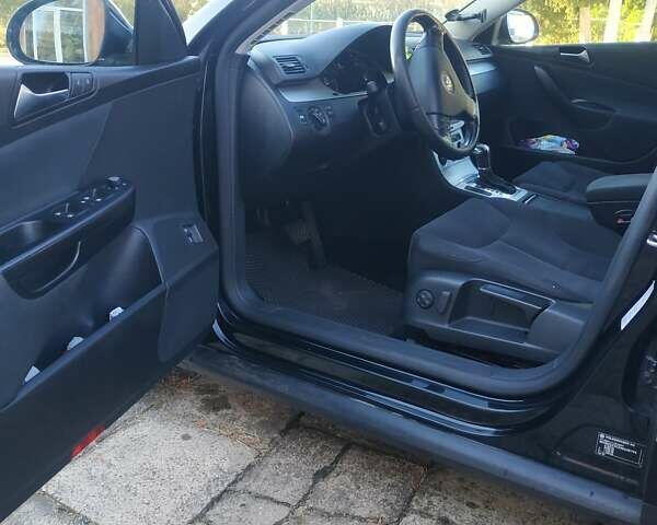 Черный Фольксваген Пассат, объемом двигателя 2 л и пробегом 220 тыс. км за 8500 $, фото 16 на Automoto.ua