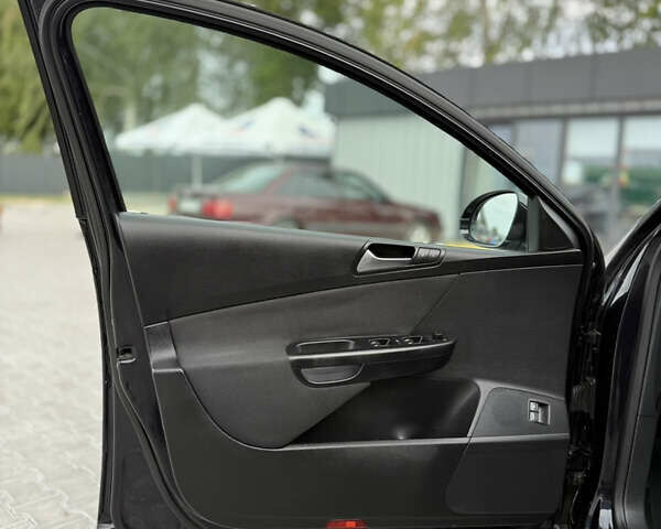 Черный Фольксваген Пассат, объемом двигателя 1.4 л и пробегом 246 тыс. км за 6400 $, фото 42 на Automoto.ua