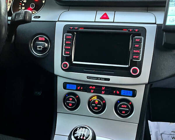 Черный Фольксваген Пассат, объемом двигателя 1.8 л и пробегом 225 тыс. км за 7350 $, фото 13 на Automoto.ua