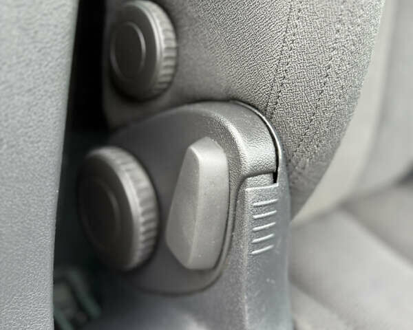 Черный Фольксваген Пассат, объемом двигателя 1.4 л и пробегом 246 тыс. км за 6400 $, фото 70 на Automoto.ua