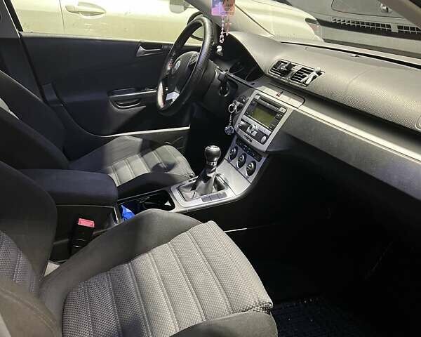 Чорний Фольксваген Пассат, об'ємом двигуна 1.8 л та пробігом 235 тис. км за 7500 $, фото 14 на Automoto.ua