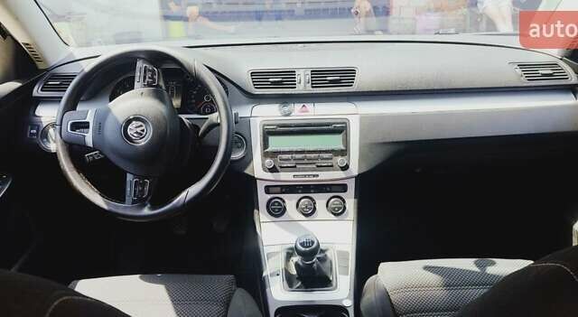 Черный Фольксваген Пассат, объемом двигателя 1.4 л и пробегом 257 тыс. км за 5200 $, фото 10 на Automoto.ua