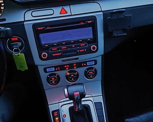 Чорний Фольксваген Пассат, об'ємом двигуна 2 л та пробігом 240 тис. км за 7300 $, фото 10 на Automoto.ua