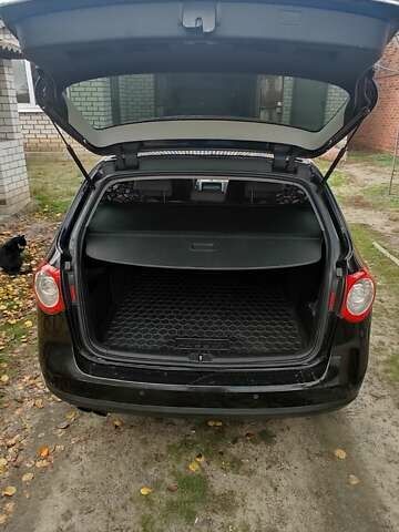 Черный Фольксваген Пассат, объемом двигателя 1.97 л и пробегом 280 тыс. км за 6700 $, фото 10 на Automoto.ua