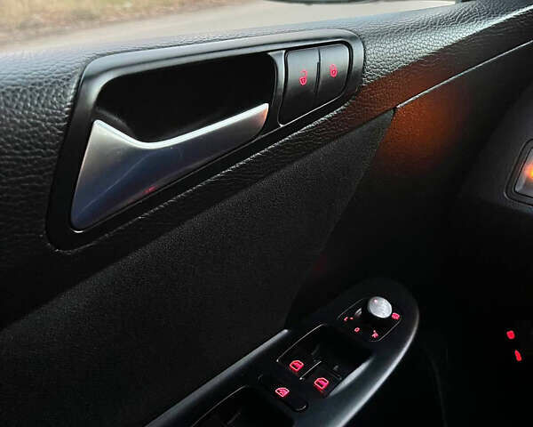 Черный Фольксваген Пассат, объемом двигателя 1.8 л и пробегом 225 тыс. км за 7350 $, фото 4 на Automoto.ua