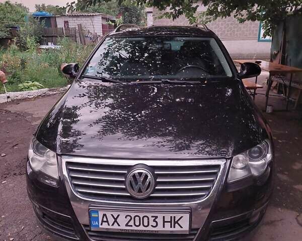 Черный Фольксваген Пассат, объемом двигателя 2 л и пробегом 265 тыс. км за 9900 $, фото 1 на Automoto.ua