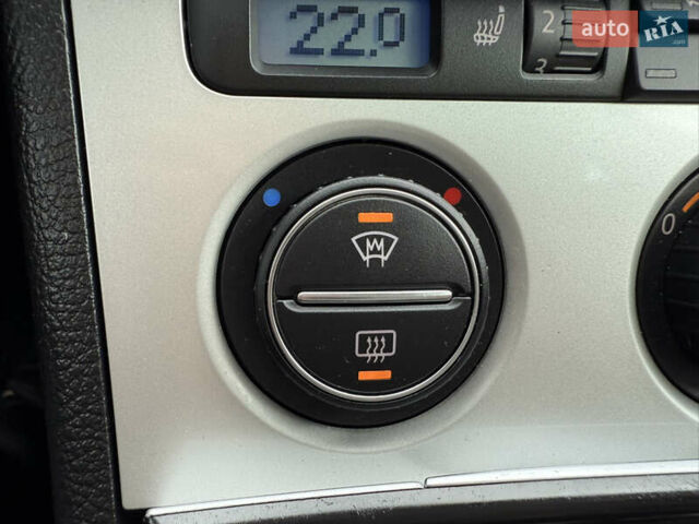 Черный Фольксваген Пассат, объемом двигателя 1.4 л и пробегом 246 тыс. км за 6400 $, фото 60 на Automoto.ua