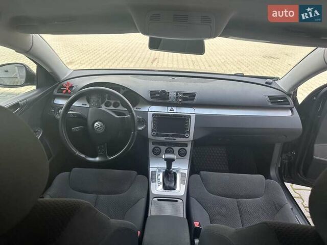 Чорний Фольксваген Пассат, об'ємом двигуна 1.8 л та пробігом 256 тис. км за 7000 $, фото 11 на Automoto.ua