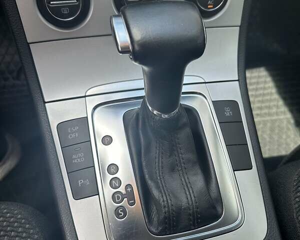 Чорний Фольксваген Пассат, об'ємом двигуна 1.8 л та пробігом 256 тис. км за 7000 $, фото 13 на Automoto.ua