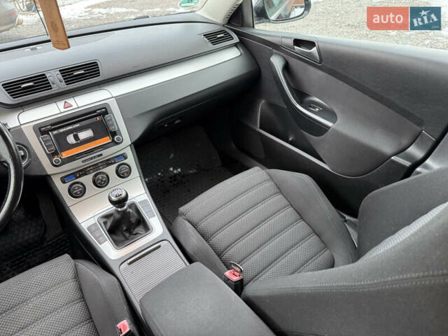 Черный Фольксваген Пассат, объемом двигателя 1.39 л и пробегом 238 тыс. км за 5950 $, фото 42 на Automoto.ua