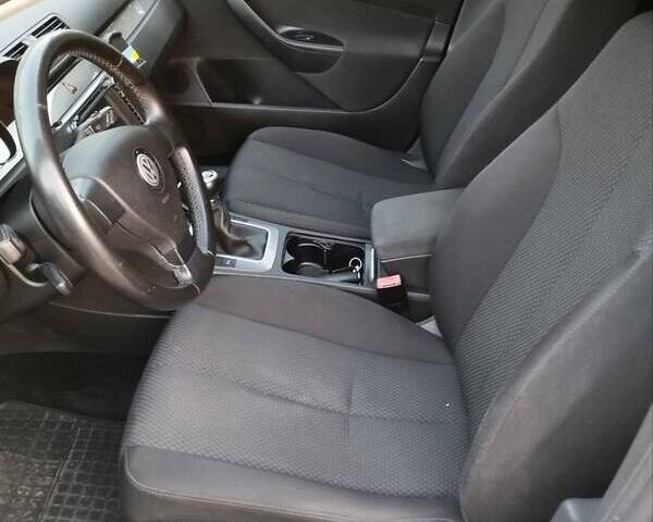 Черный Фольксваген Пассат, объемом двигателя 1.6 л и пробегом 249 тыс. км за 7900 $, фото 9 на Automoto.ua