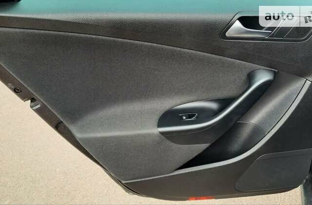 Чорний Фольксваген Пассат, об'ємом двигуна 1.8 л та пробігом 238 тис. км за 6950 $, фото 12 на Automoto.ua