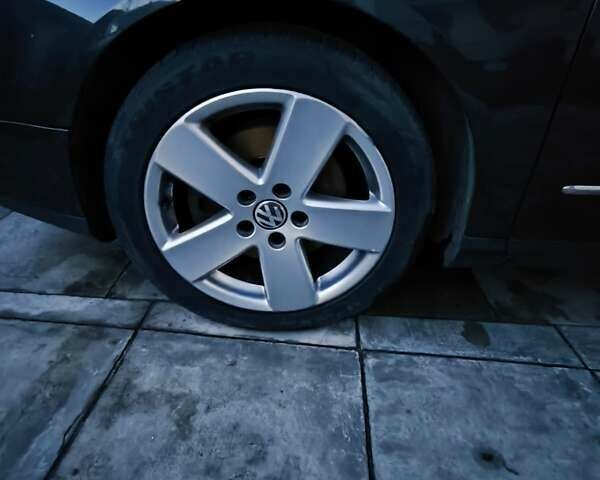 Чорний Фольксваген Пассат, об'ємом двигуна 2 л та пробігом 240 тис. км за 7300 $, фото 18 на Automoto.ua