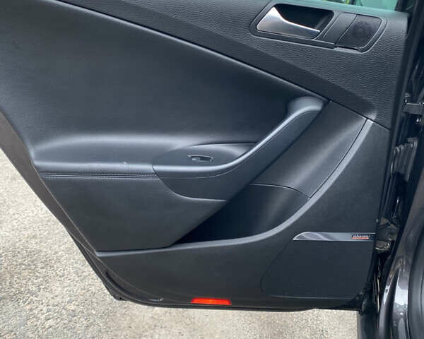 Чорний Фольксваген Пассат, об'ємом двигуна 1.97 л та пробігом 232 тис. км за 8700 $, фото 9 на Automoto.ua