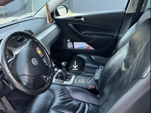 Чорний Фольксваген Пассат, об'ємом двигуна 2 л та пробігом 270 тис. км за 6800 $, фото 5 на Automoto.ua