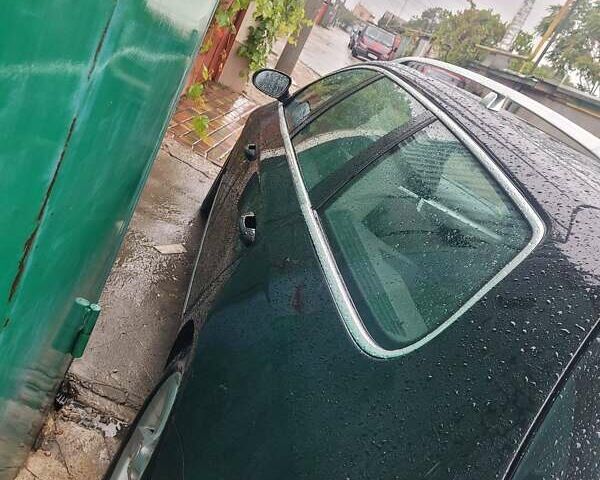 Черный Фольксваген Пассат, объемом двигателя 1.39 л и пробегом 266 тыс. км за 7800 $, фото 4 на Automoto.ua