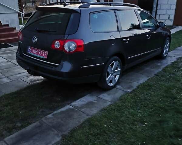 Чорний Фольксваген Пассат, об'ємом двигуна 2 л та пробігом 240 тис. км за 7300 $, фото 4 на Automoto.ua