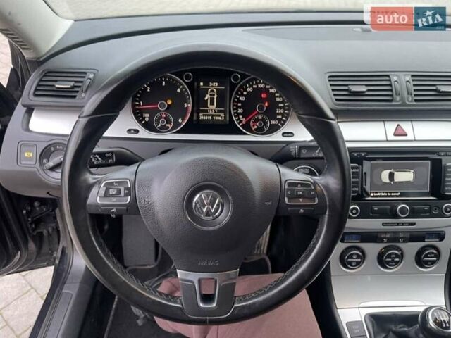 Черный Фольксваген Пассат, объемом двигателя 1.6 л и пробегом 221 тыс. км за 8000 $, фото 1 на Automoto.ua