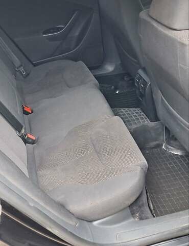 Черный Фольксваген Пассат, объемом двигателя 1.8 л и пробегом 280 тыс. км за 7000 $, фото 4 на Automoto.ua