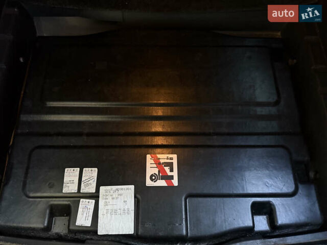 Чорний Фольксваген Пассат, об'ємом двигуна 1.39 л та пробігом 291 тис. км за 6500 $, фото 11 на Automoto.ua