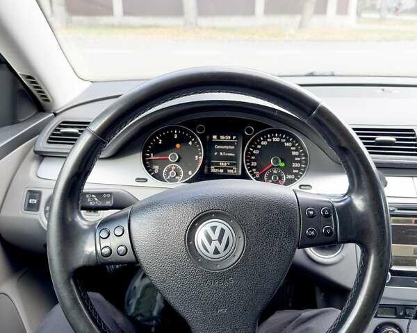 Черный Фольксваген Пассат, объемом двигателя 1.97 л и пробегом 392 тыс. км за 6900 $, фото 7 на Automoto.ua