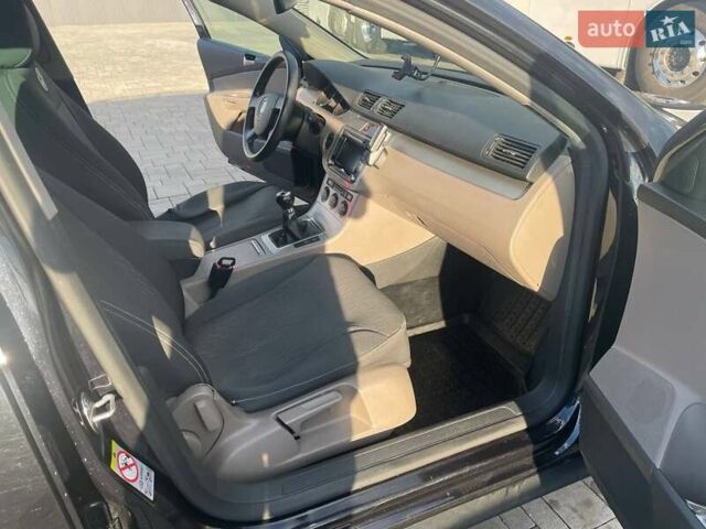 Черный Фольксваген Пассат, объемом двигателя 1.97 л и пробегом 264 тыс. км за 7500 $, фото 2 на Automoto.ua