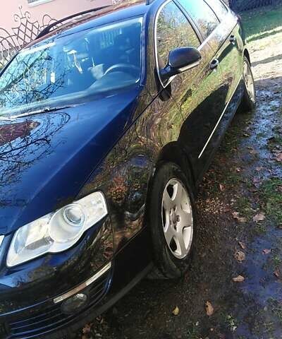 Чорний Фольксваген Пассат, об'ємом двигуна 2 л та пробігом 258 тис. км за 7900 $, фото 8 на Automoto.ua