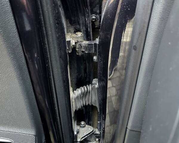 Черный Фольксваген Пассат, объемом двигателя 2 л и пробегом 225 тыс. км за 8800 $, фото 102 на Automoto.ua