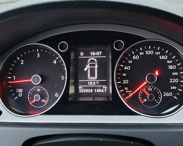 Черный Фольксваген Пассат, объемом двигателя 1.97 л и пробегом 326 тыс. км за 7500 $, фото 3 на Automoto.ua