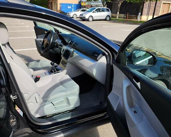 Черный Фольксваген Пассат, объемом двигателя 1.6 л и пробегом 340 тыс. км за 7000 $, фото 20 на Automoto.ua