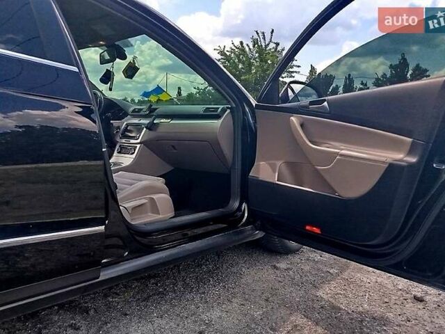 Черный Фольксваген Пассат, объемом двигателя 2 л и пробегом 206 тыс. км за 8200 $, фото 2 на Automoto.ua