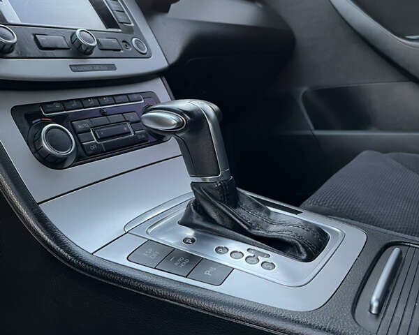 Черный Фольксваген Пассат, объемом двигателя 1.97 л и пробегом 345 тыс. км за 7400 $, фото 14 на Automoto.ua