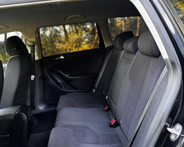 Черный Фольксваген Пассат, объемом двигателя 1.6 л и пробегом 229 тыс. км за 8222 $, фото 59 на Automoto.ua