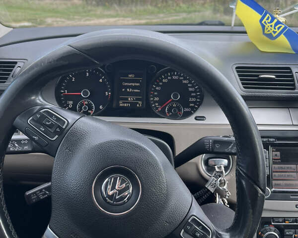 Черный Фольксваген Пассат, объемом двигателя 1.97 л и пробегом 302 тыс. км за 8150 $, фото 8 на Automoto.ua