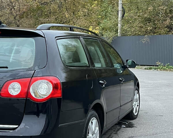 Черный Фольксваген Пассат, объемом двигателя 1.97 л и пробегом 322 тыс. км за 5850 $, фото 8 на Automoto.ua