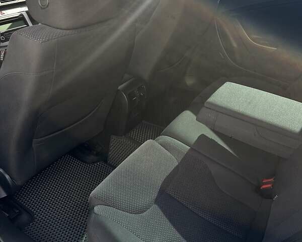 Черный Фольксваген Пассат, объемом двигателя 1.4 л и пробегом 221 тыс. км за 7100 $, фото 10 на Automoto.ua