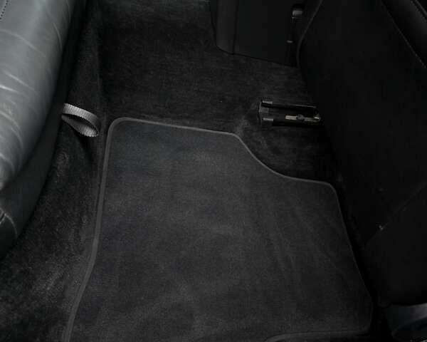 Черный Фольксваген Пассат, объемом двигателя 2 л и пробегом 225 тыс. км за 8800 $, фото 95 на Automoto.ua