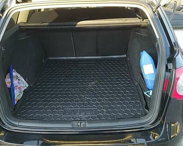 Чорний Фольксваген Пассат, об'ємом двигуна 2 л та пробігом 239 тис. км за 6200 $, фото 2 на Automoto.ua