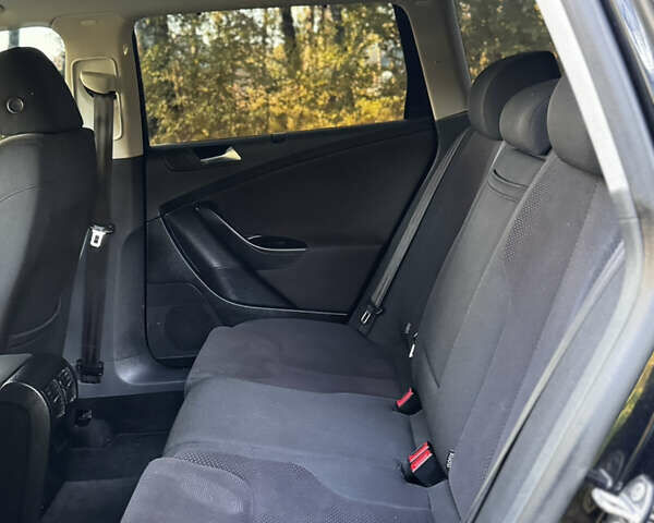 Черный Фольксваген Пассат, объемом двигателя 1.6 л и пробегом 229 тыс. км за 8222 $, фото 61 на Automoto.ua