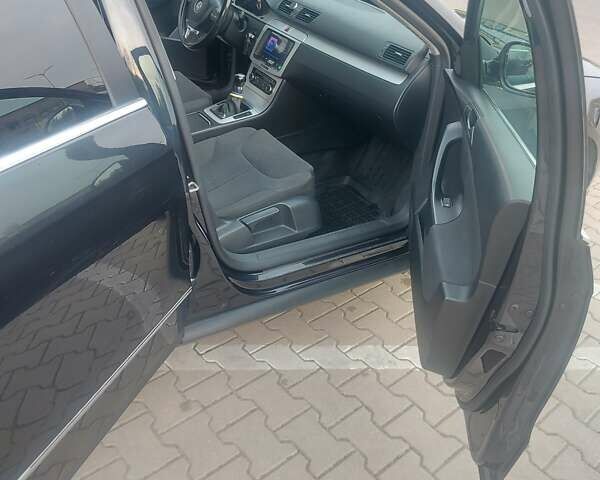 Фольксваген Пассат 2010 в Житомире на Automoto.ua Черный Фольксваген Пассат, объемом двигателя 1.97 л и пробегом 220 тыс. км за 8000 $, фото 16 на Automoto.ua