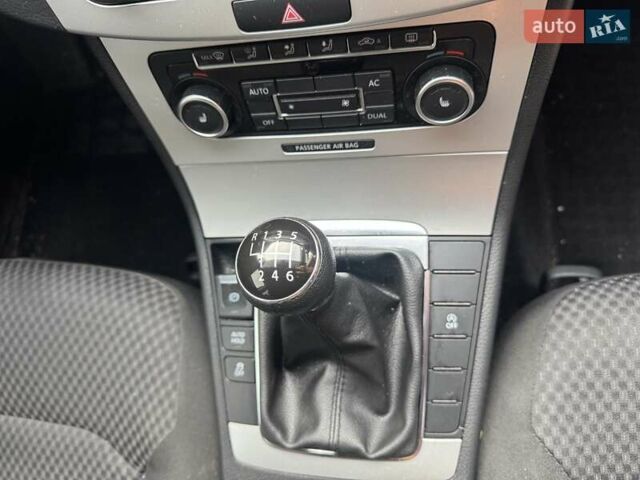 Чорний Фольксваген Пассат, об'ємом двигуна 1.97 л та пробігом 292 тис. км за 8600 $, фото 3 на Automoto.ua