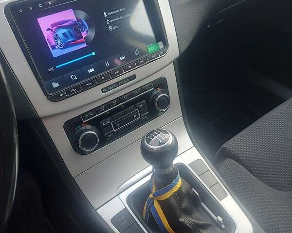 Фольксваген Пассат 2010 в Житомире на Automoto.ua Черный Фольксваген Пассат, объемом двигателя 1.97 л и пробегом 220 тыс. км за 8000 $, фото 9 на Automoto.ua