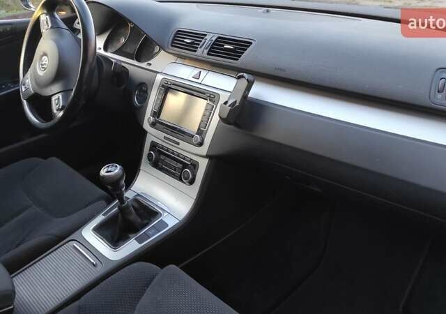 Черный Фольксваген Пассат, объемом двигателя 1.9 л и пробегом 280 тыс. км за 7900 $, фото 12 на Automoto.ua