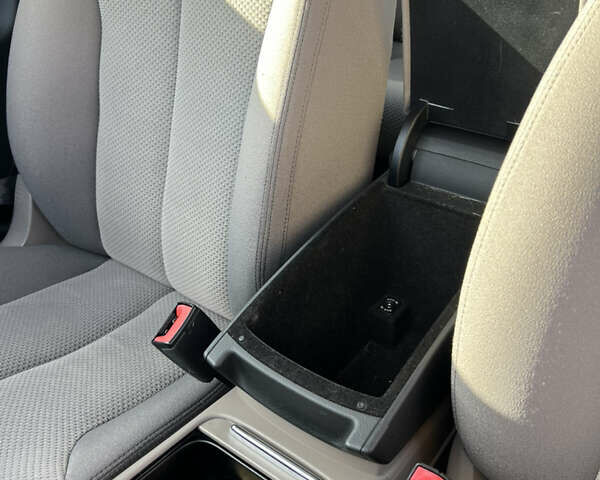 Черный Фольксваген Пассат, объемом двигателя 1.8 л и пробегом 324 тыс. км за 7900 $, фото 6 на Automoto.ua