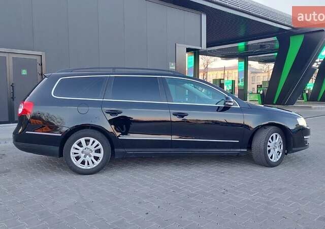 Черный Фольксваген Пассат, объемом двигателя 1.97 л и пробегом 239 тыс. км за 9222 $, фото 14 на Automoto.ua