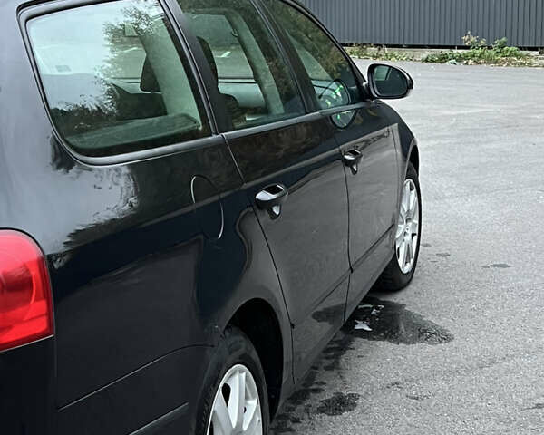 Черный Фольксваген Пассат, объемом двигателя 1.97 л и пробегом 322 тыс. км за 5850 $, фото 31 на Automoto.ua